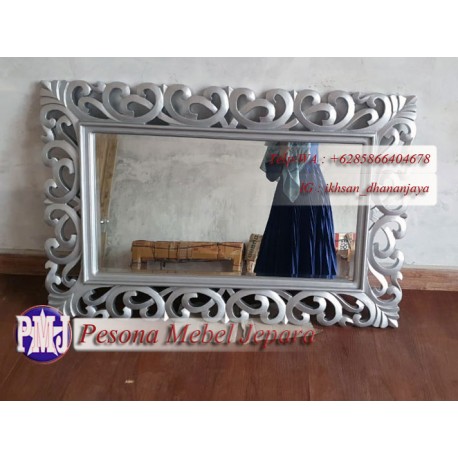 Frame atau Bingkai atau Pigura Cermin Ukir Motif Akar Hati Polos Warna Silver Kayu Jati