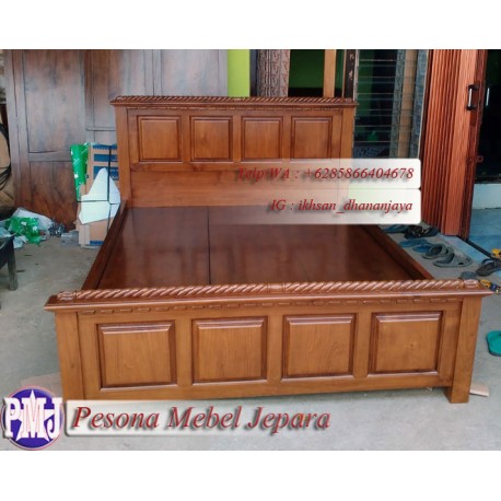 Ranjang atau Dipan Kotak Kotak Tambang Kayu Jati Perhutani Berkwalitas.