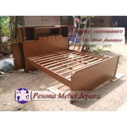 Dipan atau Ranjang Minimalis Retro dengan Headboard Cabinet Ukuran 180 cm Kayu Jati