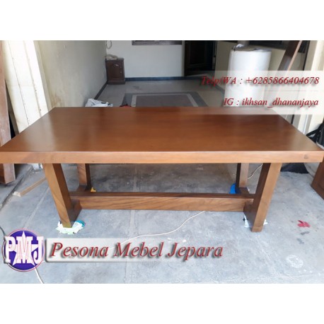 Meja Makan Kayu Trembesi Solid atau Kayu Suar Solid Tebal.
