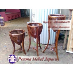 Pot Bunga atau Hiasan Ruji-Ruji Kayu Jati 