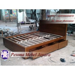 Dipan atau Ranjang Minimalis Laci 3 Kayu Jati Ukuran 160 cm Pesona Mebel Jepara