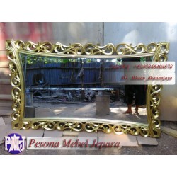 Mirror atau Frame atau Bingkai atau Pigura Cermin Ukir Diamond Gold 150 cm Kayu Jati.
