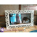 Frame atau Bingkai atau Pigura Cermin Ukir Motif Lung Akar Hati Polos White Kayu Jati Ukuran 150 cm Pesona Mebel Jepara