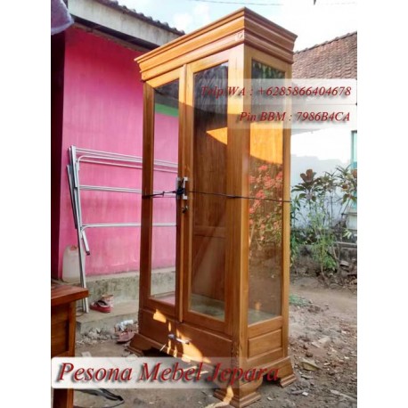 Lemari Kristal / lemari pajangan pintu 2