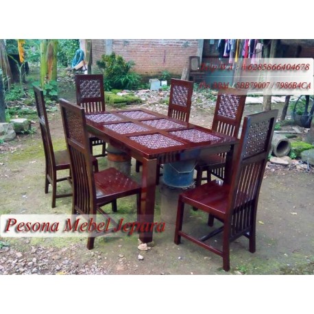 Meja Makan Minimalis Seribu Bunga