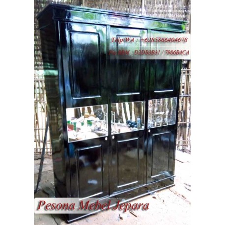 Almari / Lemari Minimalis Pintu 3 Hitam Kaca Tengah