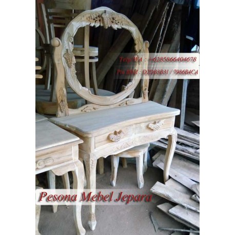 Meja Rias atau Tolet Anggur Kayu Jati