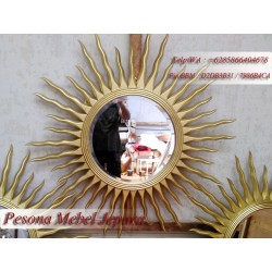 Frame atau Bingkai atau Pigura Cermin Keris Matahari Warna Emas Kayu Jati