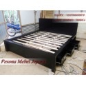 Ranjang atau Dipan Minimalis Hitam Kayu Jati Laci 3 Ukuran 180x200 cm