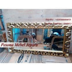 Bingkai atau Frame atau Pigura Cermin Kotak Motif Hati Polos Panjang 150 cm