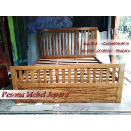 Dipan atau Ranjang Minimalis Ruji-ruji Laci 4 Kayu Jati